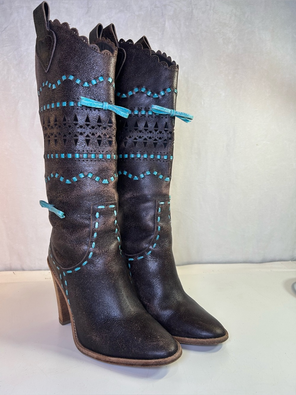 Vintage Y2K BCBG Max Azria Leather Western Cowboy Boots Brown Turquoise Size 7B